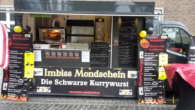 Unser schwarzer Food Truck