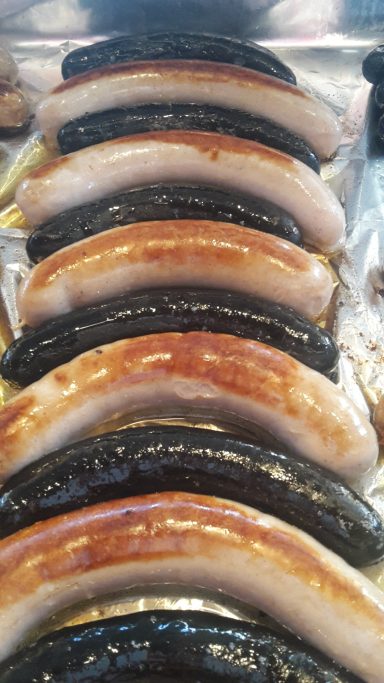 Schwarz/Weiße Bratwurst Grill